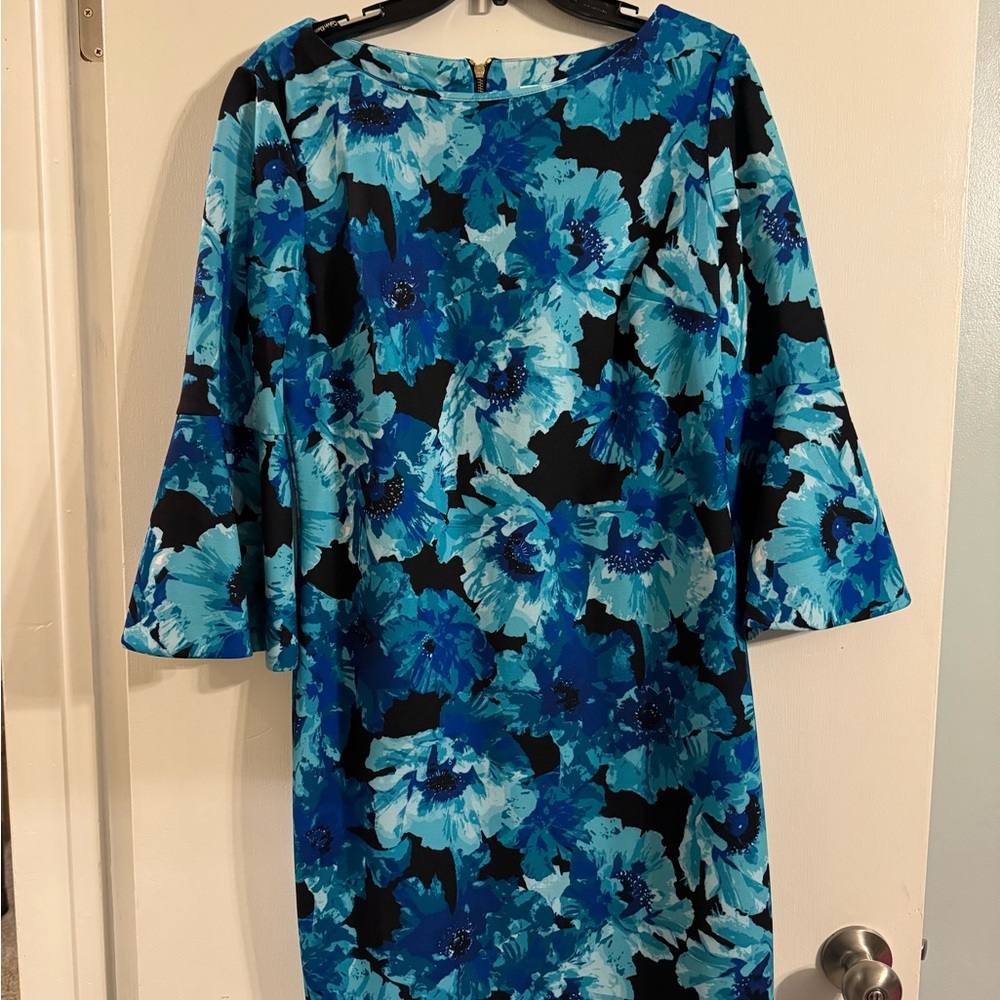 Blue floral gorgeous dress! Good for wedding